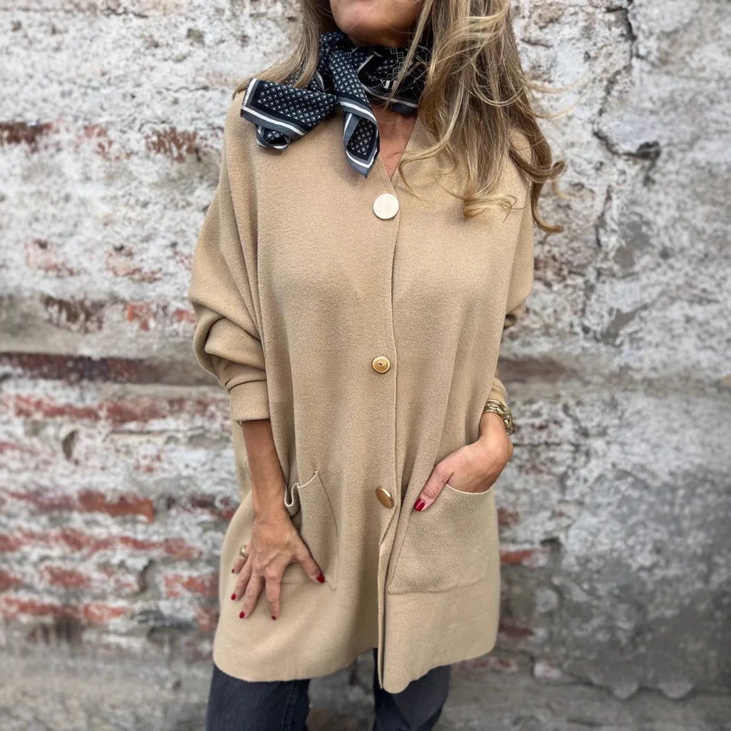 Cardigan in Heavyweight Knit with Gold Buttons and Front Pockets / Timeless, Versatile, and Irresistibly Chic!